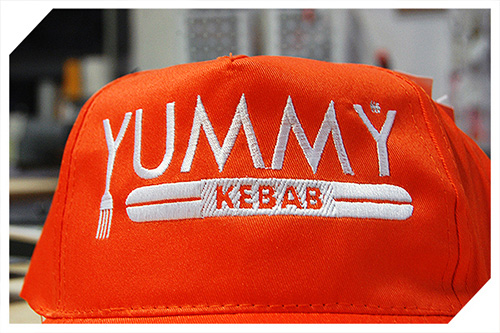 firmowy haft czapka yummy kebab